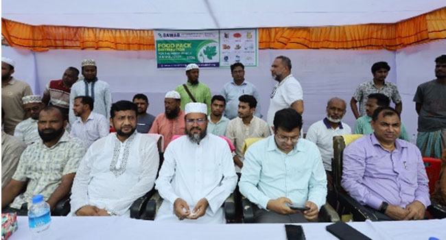 ‘বন্যায় ক্ষতিগ্রস্থ পরিবারের মাঝে ছওয়াবের খাদ্যসামগ্রী বিতরণ’