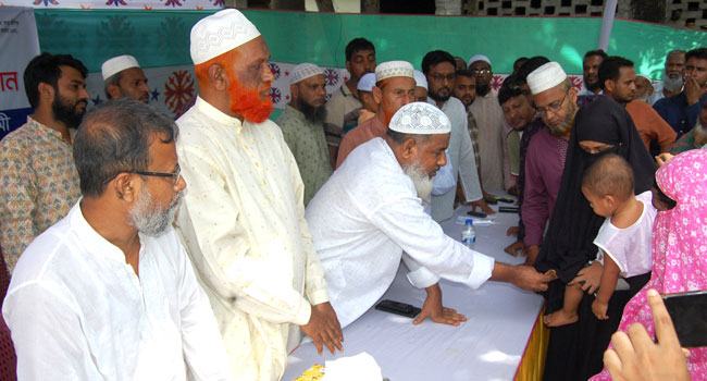 বগুড়ায় শহীদ সেলিমের পরিবারকে জামায়াতের অর্থ সহায়তা