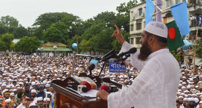 হাসিনাকে ভারতে থেকে এনে বিচার করতে হবে : মাওলানা মামুনুল হক