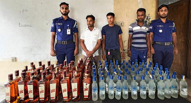 আশুগঞ্জে ১০৪ বোতল বিদেশী মদ ও ৩০ কেজি গাঁজাসহ ৫ মাদককারবারি গ্রেফতার