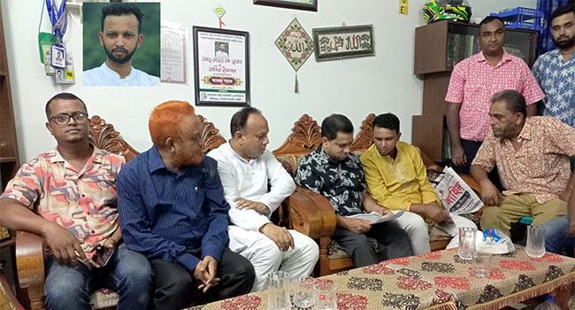সাংবাদিক তুরাবের পরিবারের পাশে মুশফিকুল ফজল আনসারী