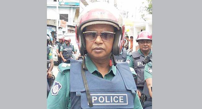 খুলনায় সাবেক ওসি কামরুজ্জামানসহ ৯ পুলিশের বিরুদ্ধে মামলা