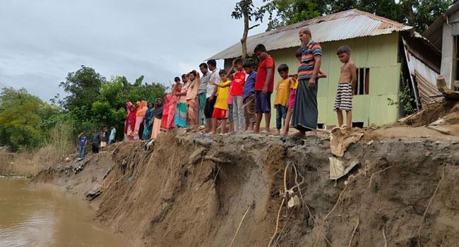 মুরাদনগরে গোমতীর নদীর পানি কমার সাথে সাথে তীব্র হচ্ছে ভাঙ্গন