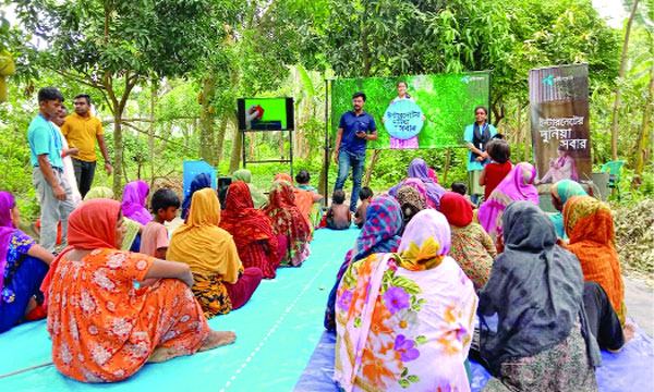 প্রান্তিক নারীদের ইন্টারনেট প্রশিক্ষণ দিলো গ্রামীণফোন ও নকিয়া
