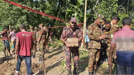 গাংনীতে ৯৬ স্থলমাইন উদ্ধার, নিষ্ক্রিয় করল সেনাবাহিনী