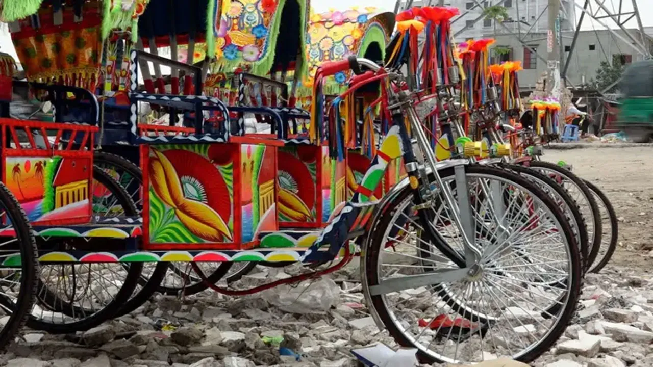 এত অটোরিকশা আসে কোথা থেকে?
