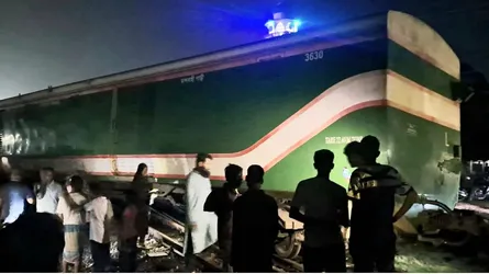 আদমদীঘিতে কুড়িগ্রাম এক্সপ্রেসের লাগেজ ভ্যানের বগি লাইনচ্যুত : ট্রেন চলাচল বন্ধ
