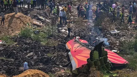 ককপিটের অডিও যেভাবে বিধ্বস্ত এয়ার ইন্ডিয়া বিমানের রহস্যকে ঘনীভূত করছে