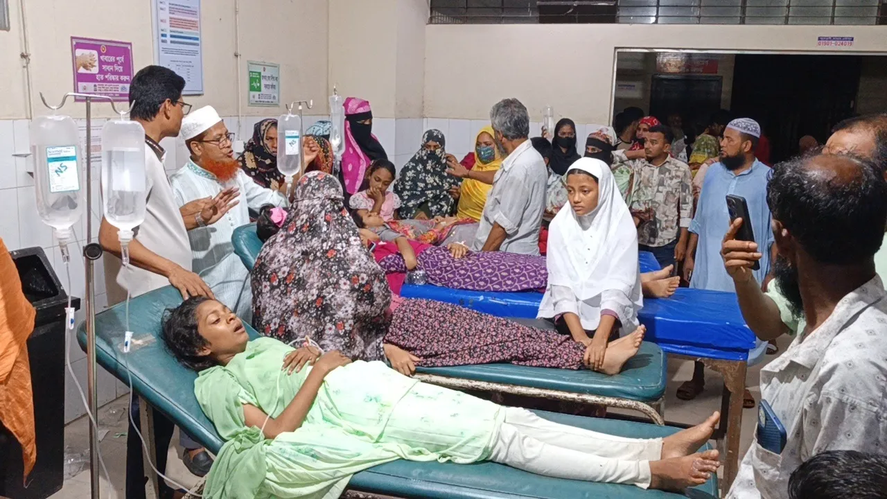 আমতলীতে উদয়ন মাধ্যমিক বিদ্যালয়ের ৭ ছাত্রী আখরোট খেয়ে অসুস্থ