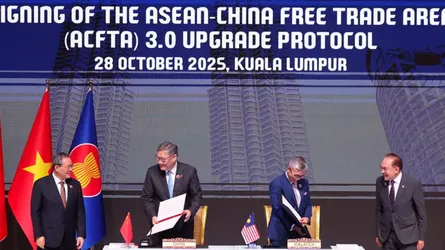 চীন ও আসিয়ানের মধ্যে মুক্ত বাণিজ্য চুক্তি স্বাক্ষর