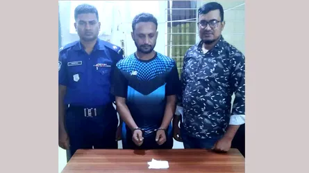 কাঁঠালিয়ায় পুলিশের অভিযানে ইয়াবাসহ আটক ১