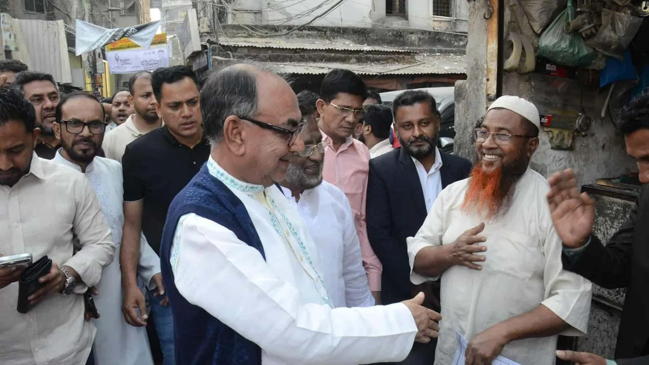 প্রশাসনের ঊর্ধ্বতন মহলে কারো কারো প্রতি দুর্বলতা দেখা গেছে : মির্জা আব্বাস