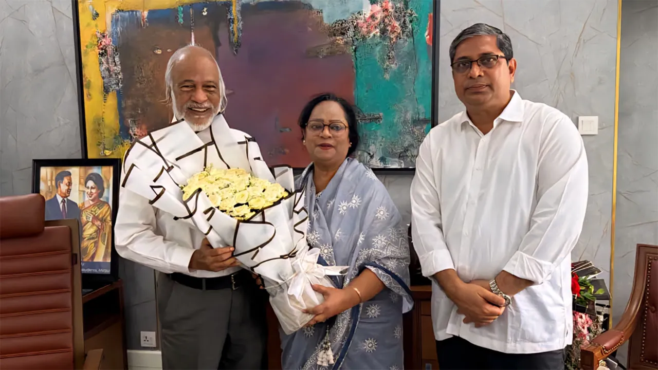 স্থানীয় সরকার মন্ত্রীর সাথে বরিশাল সিটি প্রশাসকের সৌজন্য সাক্ষাৎ