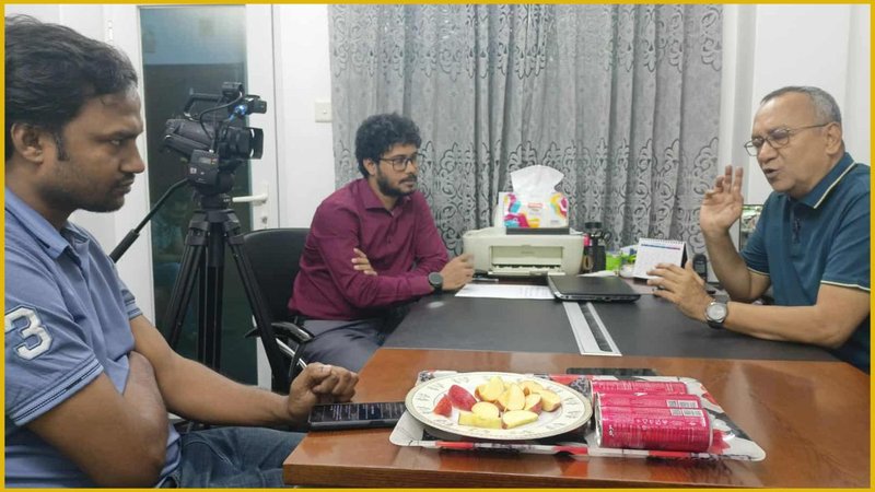 নয়া দিগন্তকে সাক্ষাৎকার দিচ্ছেন যুবদল সভাপতি