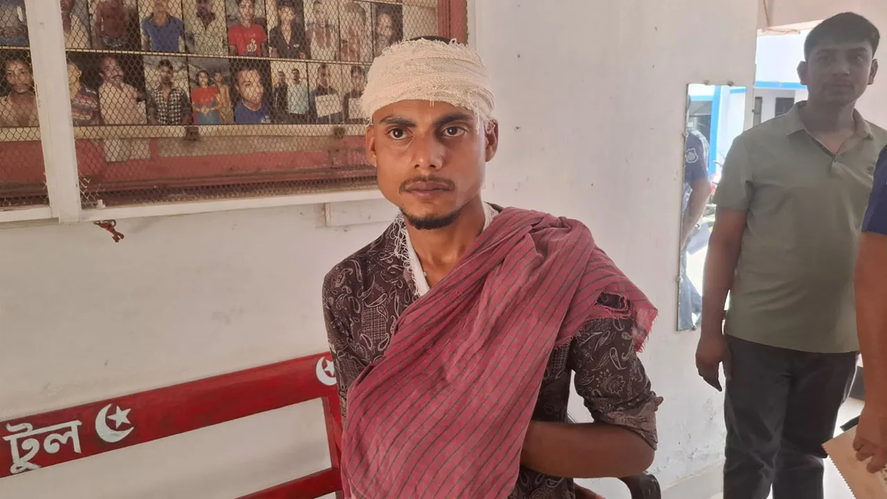 শ্রীনগরে ১৬৮ কার্টুন মাছসহ পিকআপ ভ্যান নিয়ে গেছে ডাকাতরা