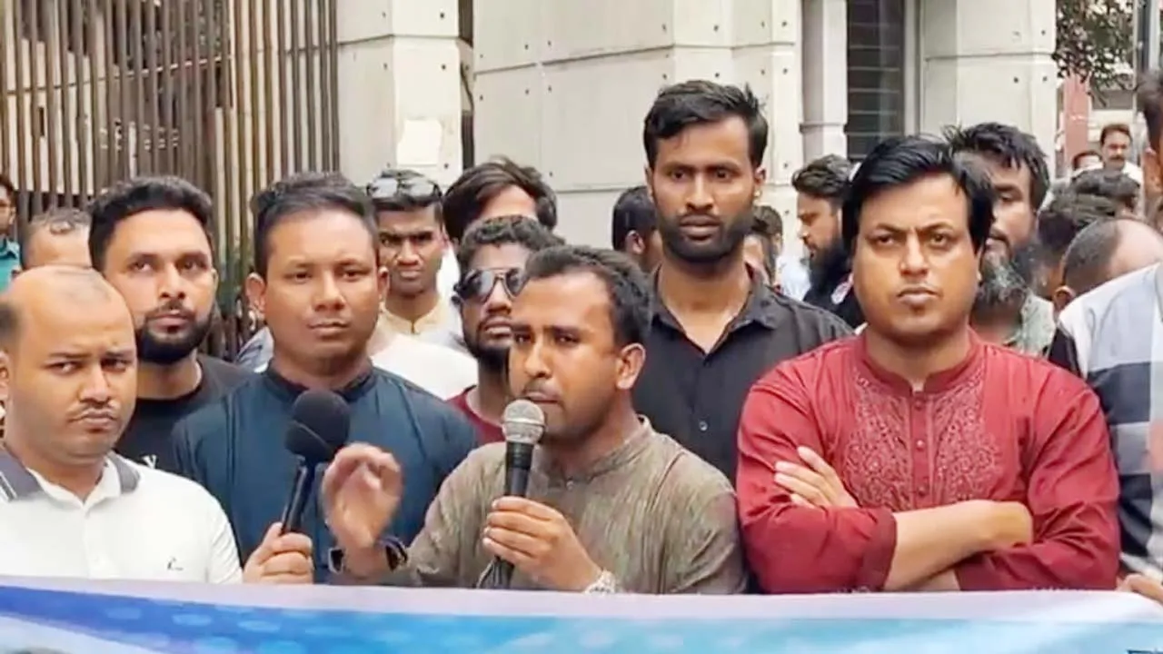 সবার আগে দুদক থেকে ফ্যাসিবাদের দোসরদের সরাতে হবে : আবু হানিফ
