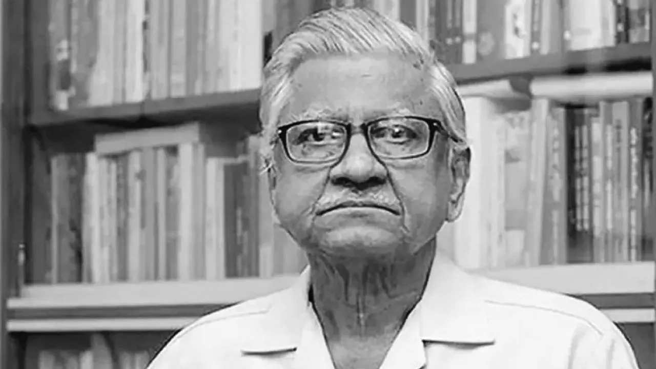 শেষবারের মতো ঢাবিতে অধ্যাপক আবুল কাসেম, শিক্ষক-শিক্ষার্থীদের শ্রদ্ধা