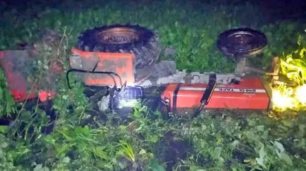কুলিয়ারচরে হালচাষের ট্রাক্টর উল্টে চালক নিহত