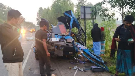 মিরসরাইয়ে সড়ক দুর্ঘটনায় নিহত ২