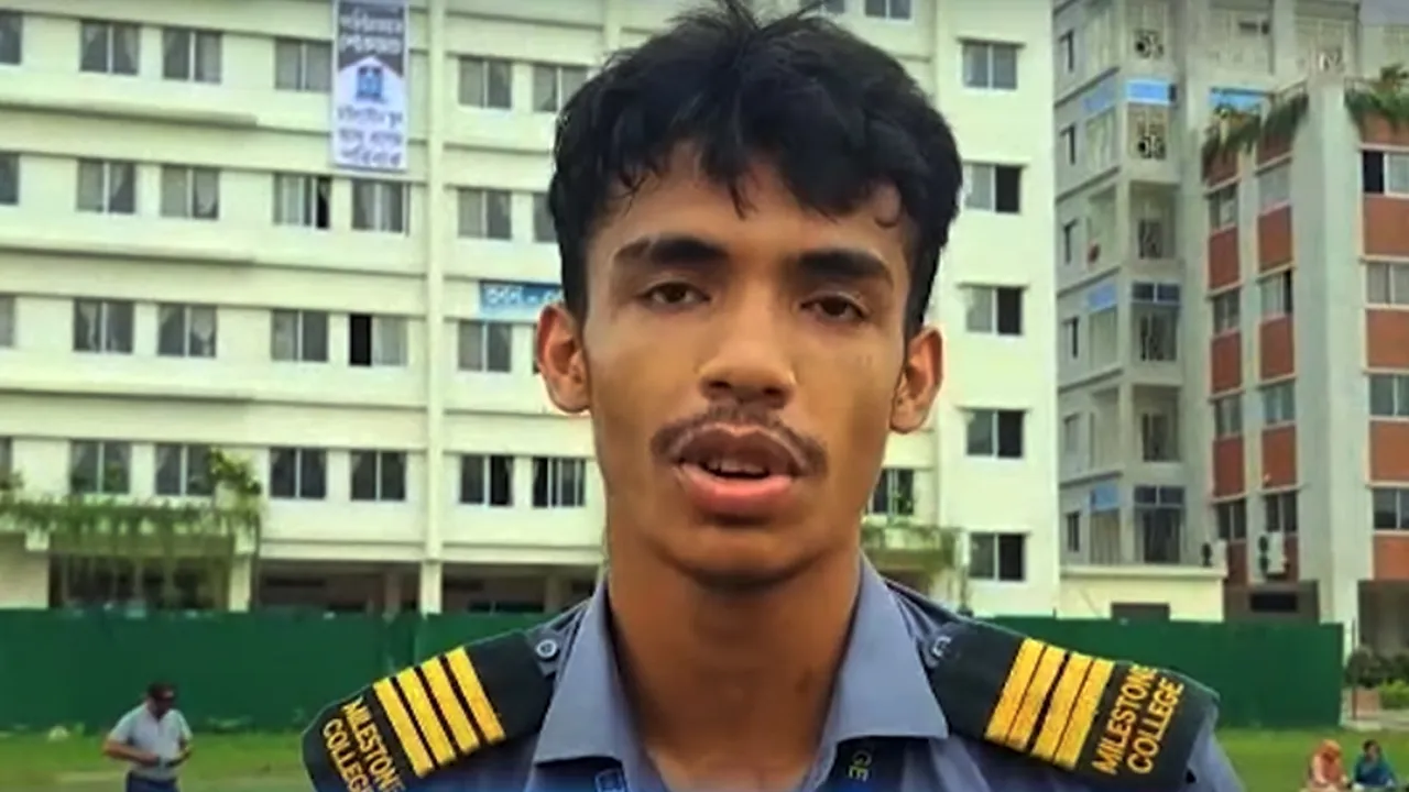 প্রতিটি জানালার সাথে কোনো না কোনো পোড়া হাত লেগেছিল