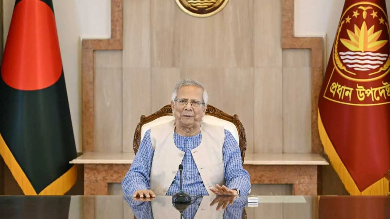 জাতির উদ্দেশে ভাষণ দিচ্ছেন প্রধান উপদেষ্টা