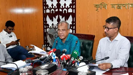কোনো অবস্থাতেই ফসলি জমি নষ্ট করা যাবে না : কৃষি উপদেষ্টা