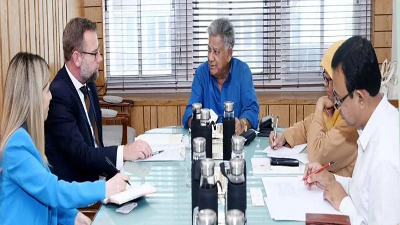 নৌপরিবহন উপদেষ্টার সাথে ডেনমার্কের রাষ্ট্রদূতের সাক্ষাৎ