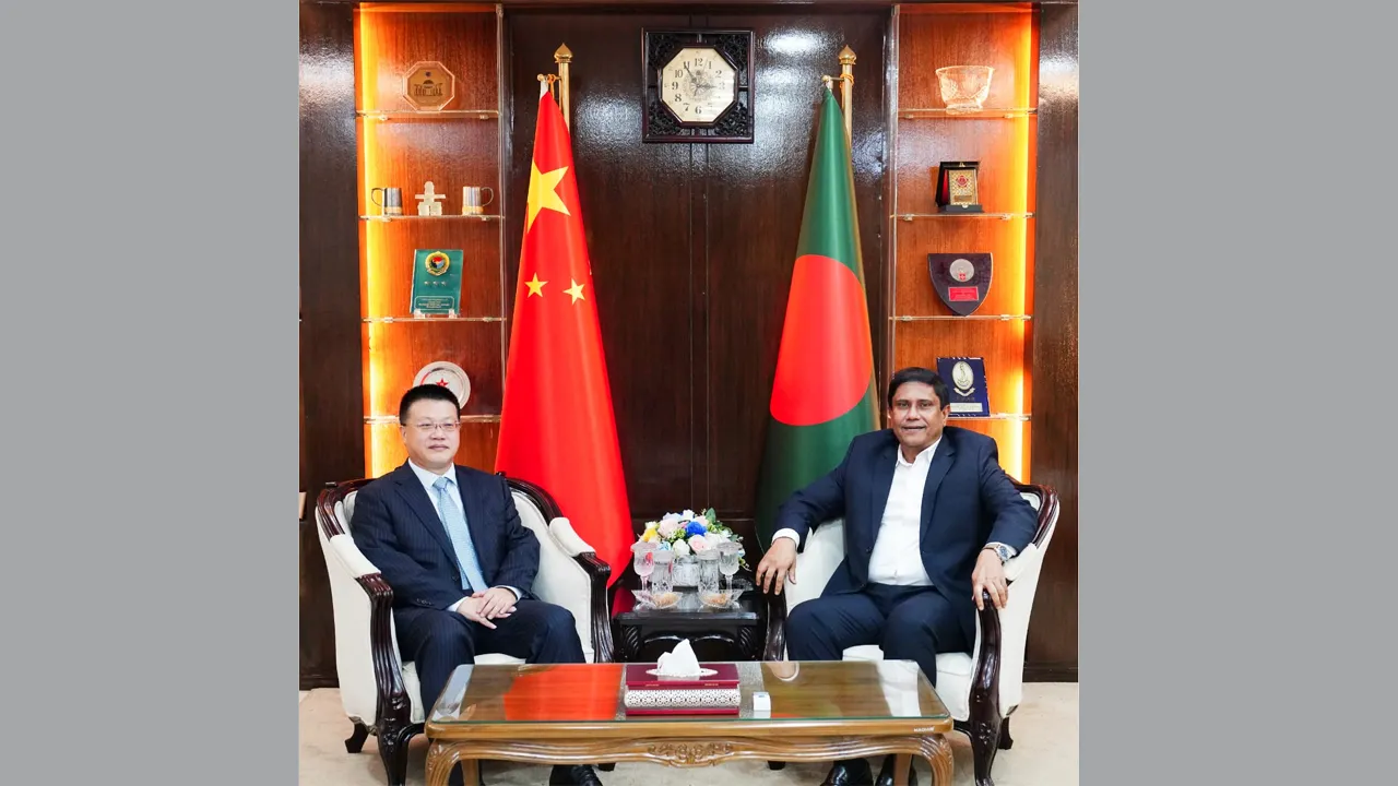 প্রধানমন্ত্রীর প্রতিরক্ষা উপদেষ্টার সাথে চীনের রাষ্ট্রদূতের সৌজন্য সাক্ষাৎ