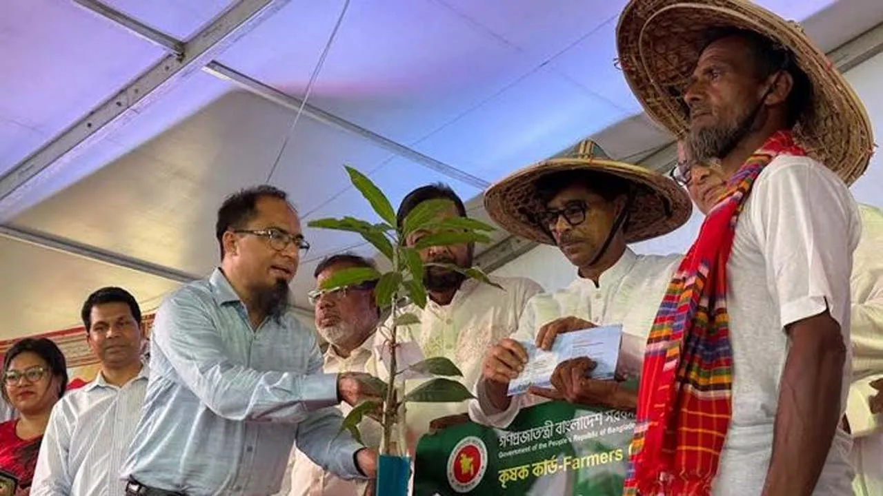 দেশের কৃষিকে স্বয়ংসম্পূর্ণ করতে কাজ করছে সরকার : কৃষিমন্ত্রী