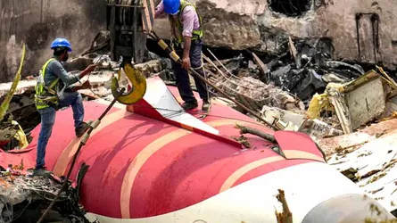 বিধ্বস্ত হওয়ার আগে বিমানের ক্যাপ্টেন জ্বালানি সুইচ বন্ধ করে দিয়েছিলেন