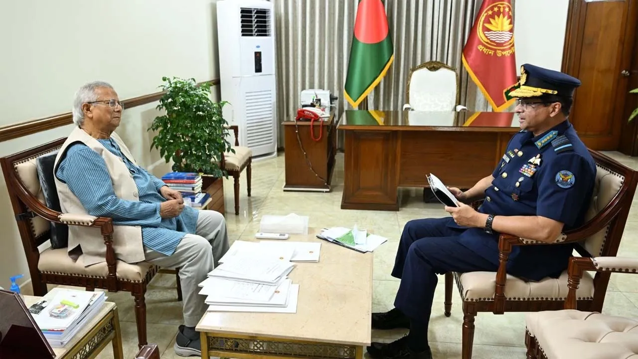 প্রধান উপদেষ্টার সাথে বিমানবাহিনী প্রধানের সাক্ষাৎ