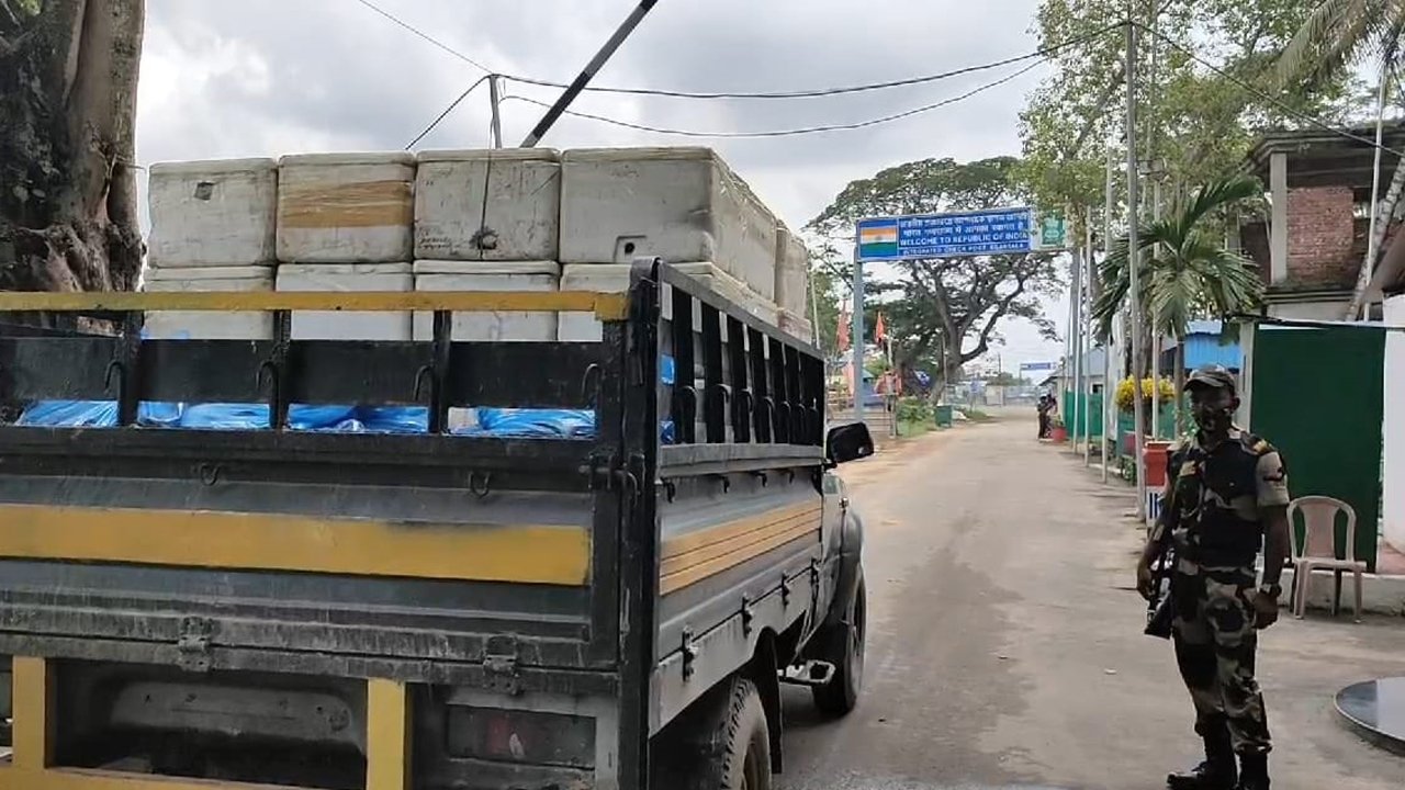 আখাউড়া স্থলবন্দরে মাছ রফতানি বন্ধ