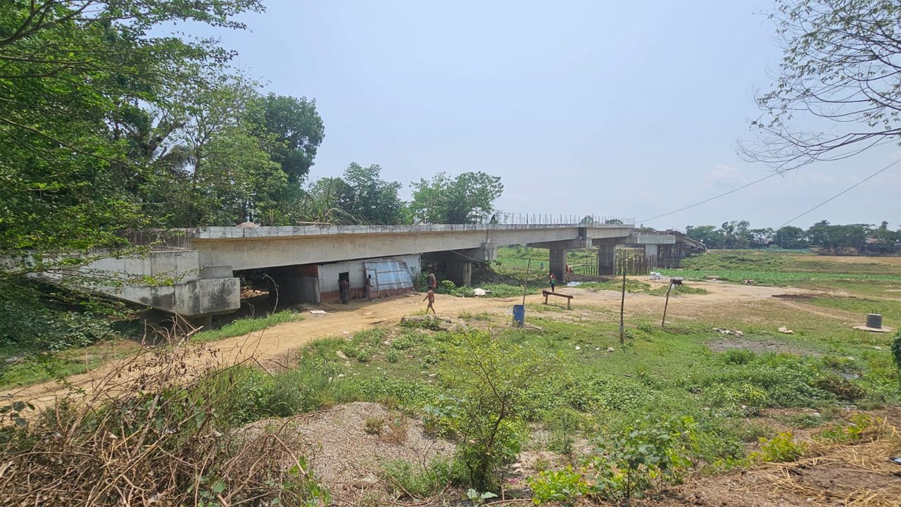 ব্রাহ্মণাবড়িয়ায় পাঁচ বছরেও শেষ হয়নি ১৯ কোটি টাকার সেতুর কাজ