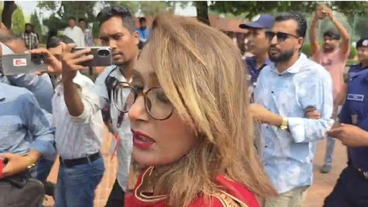 কার্যক্রম নিষিদ্ধ আওয়ামী লীগের ব্যানারসহ জাতীয় স্মৃতিসৌধে আটক ৩