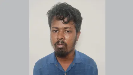 ওষুধ কেনার টাকা চাওয়ায় স্ত্রীকে গলা কেটে হত্যা : স্বামী গ্রেফতার