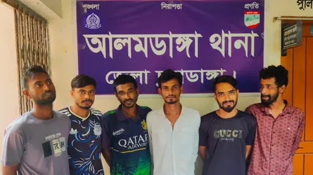 চুয়াডাঙ্গার আলমডাঙ্গা থানা পুলিশের মাদক ও বিশেষ অভিযানে গ্রেফতার ৬