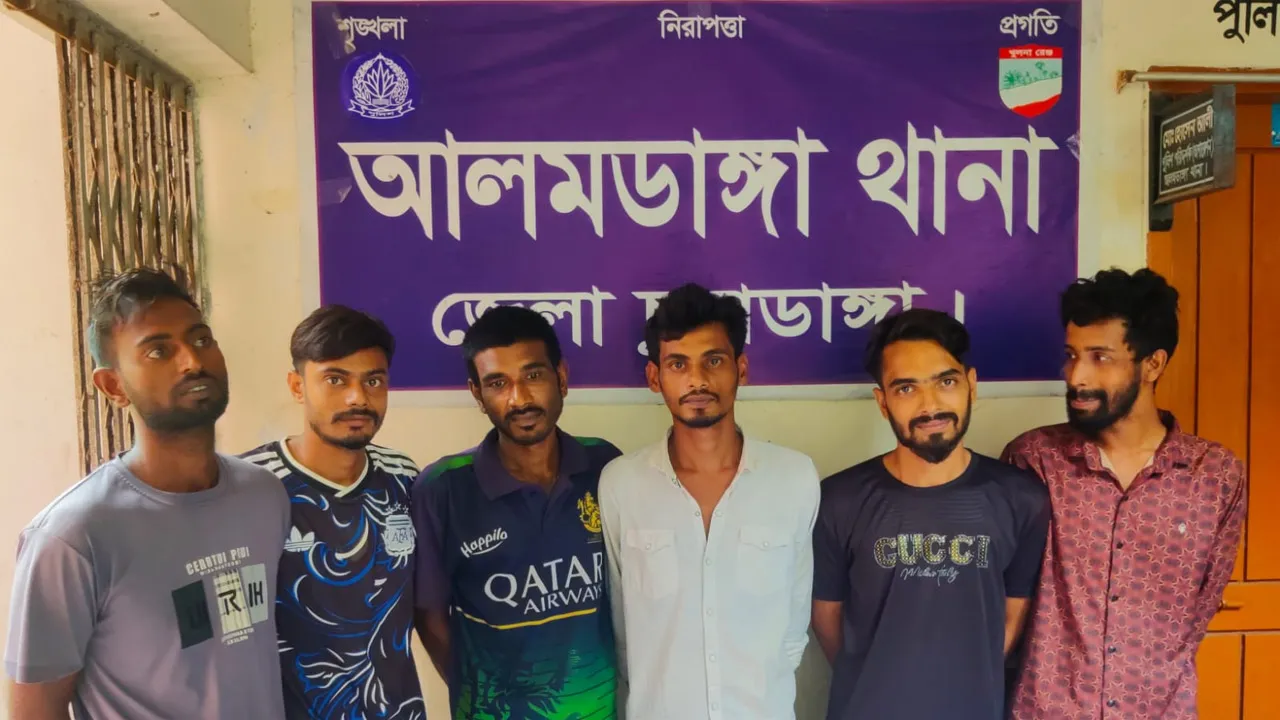 চুয়াডাঙ্গার আলমডাঙ্গা থানা পুলিশের মাদক ও বিশেষ অভিযানে গ্রেফতার ৬