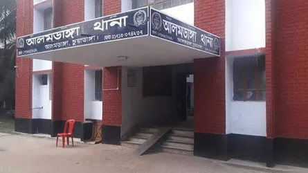 আলমডাঙ্গায় পুলিশের ওপর কিশোরদের হামলা