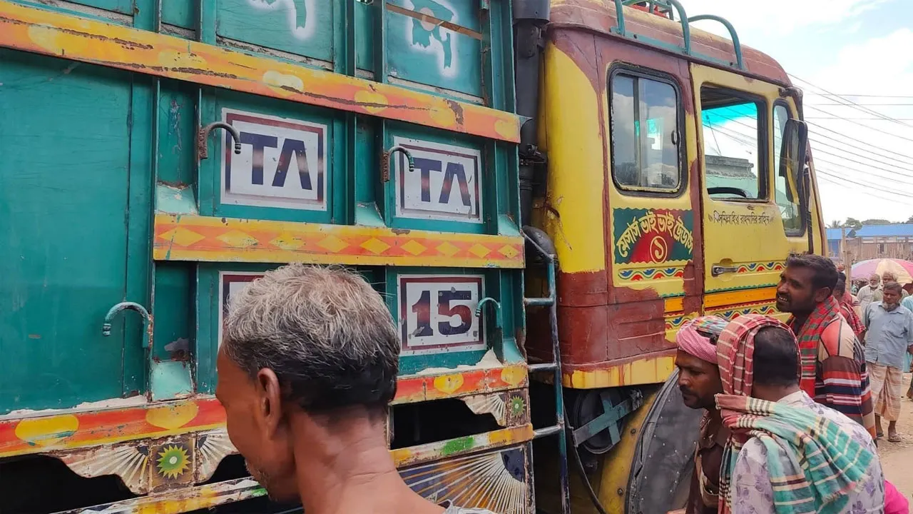 আলমডাঙ্গায় ট্রাকচাপায় বাইসাইকেল আরোহী নিহত