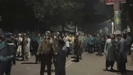 সরকারি আলিয়া মাদরাসায় শিক্ষার্থীদের দুই পক্ষে সংঘর্ষ