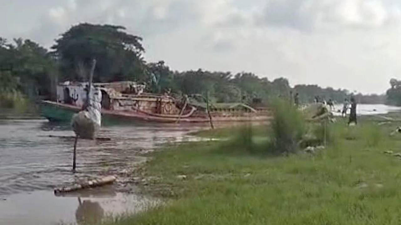 Allegations-of-sand-mining-in-the-Choto-Feni-River-again