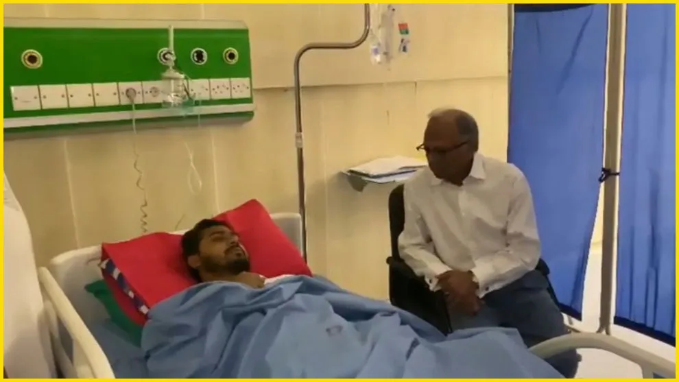 নুরকে দেখতে হাসপাতালে আমার দেশ সম্পাদক
