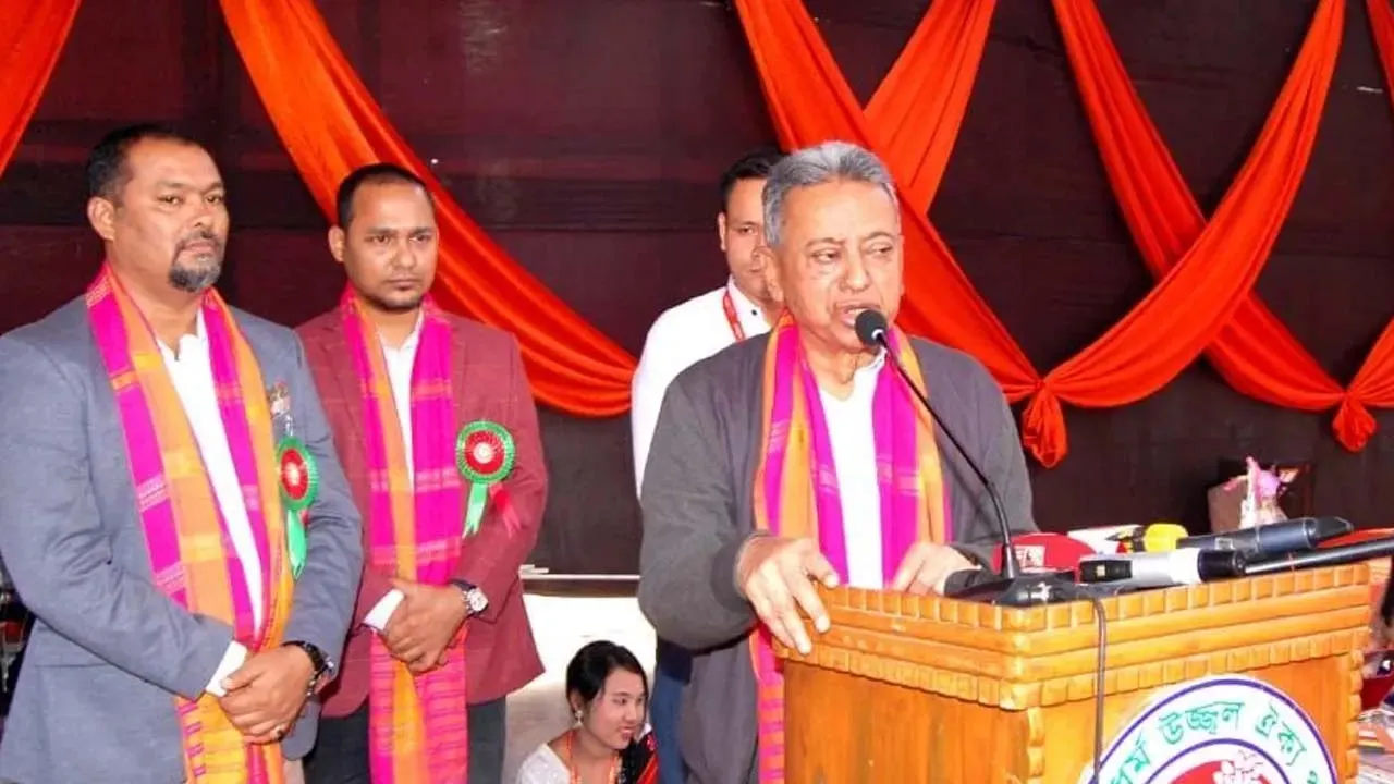 রাষ্ট্রের ক্ষমতা কমিয়ে জনগণের ক্ষমতা বাড়াতে হবে