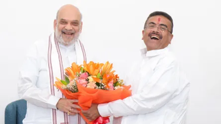 বিএসএফকে দ্রুত জমি দেয়ায় শুভেন্দুর প্রশংসায় অমিত শাহ