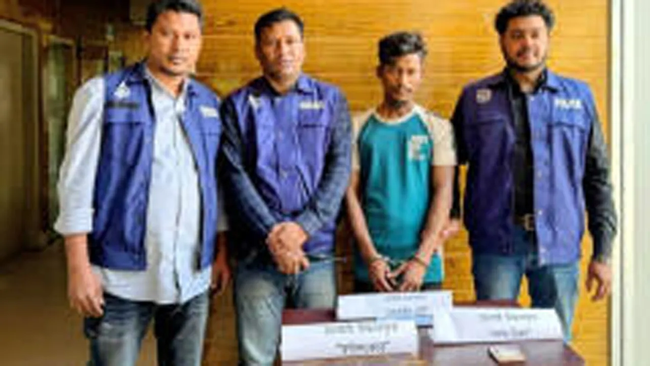 আনোয়ারায় চুরির স্বর্ণালংকার ও নগদ টাকাসহ চোর গ্রেফতার