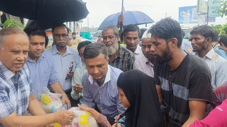 আনোয়ারায় দুর্গতদের পাশে এমপি নিজাম