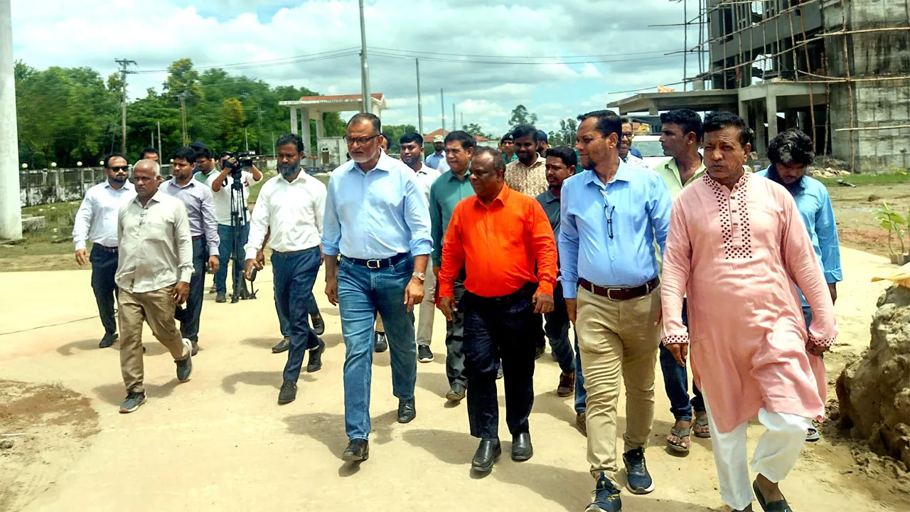 পারকি সৈকতে পর্যটন কমপ্লেক্সের কাজ ডিসেম্বরেই শেষ হবে : উপদেষ্টা