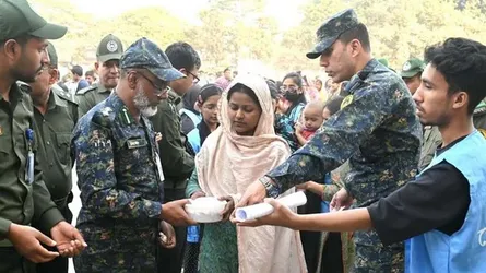 আগুনে ক্ষতিগ্রস্ত কড়াইলবাসীর জন্য জরুরি মানবিক সেবাকেন্দ্র চালু