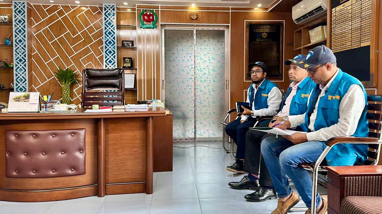 রাজশাহীতে নির্বাচন অফিসে দুদকের অভিযান