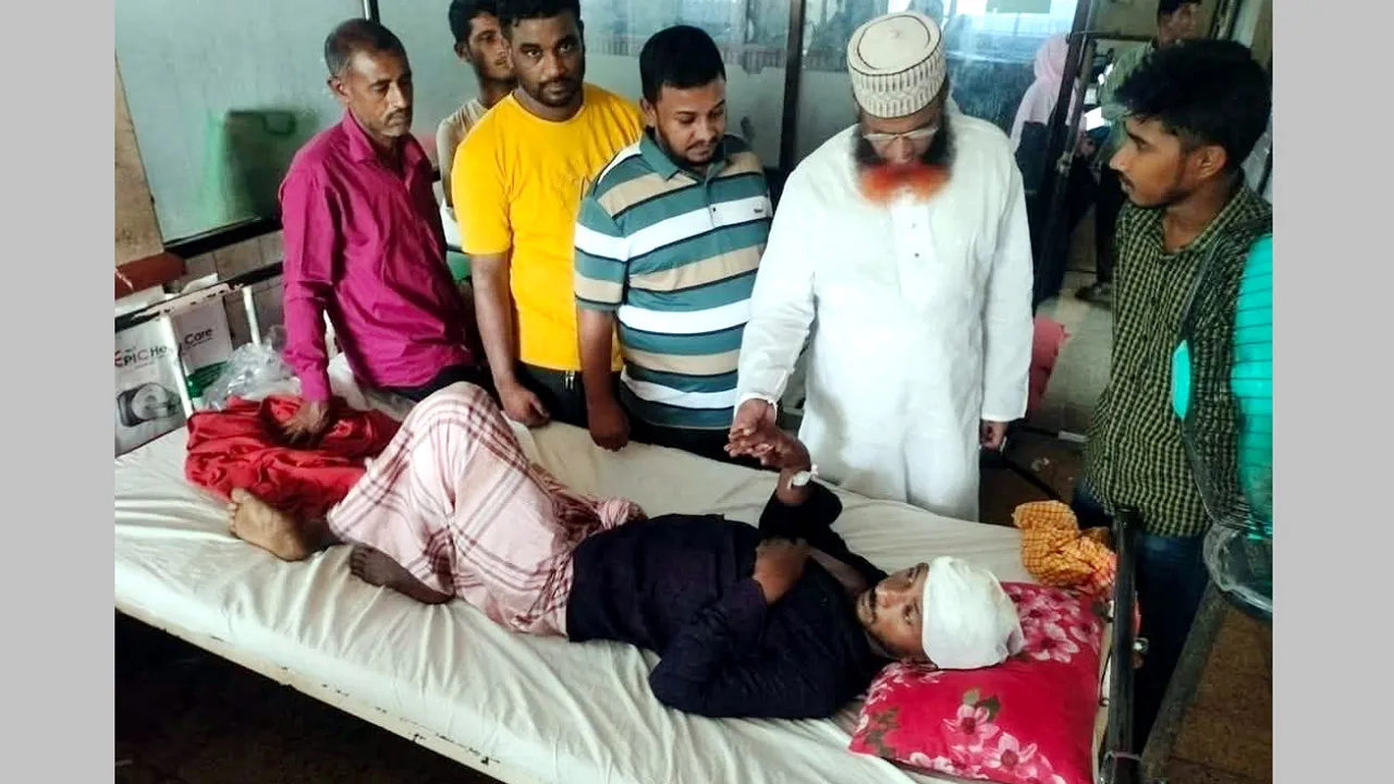 আনোয়ারায় ডাকাতের হামলায় আহতদের পাশে জামায়াত